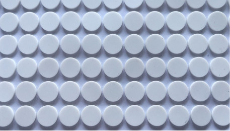 Het geurloze RubberdieStootkussen ROHS van het 75 graad Antislipsilicone voor Draadloze Lader wordt getest